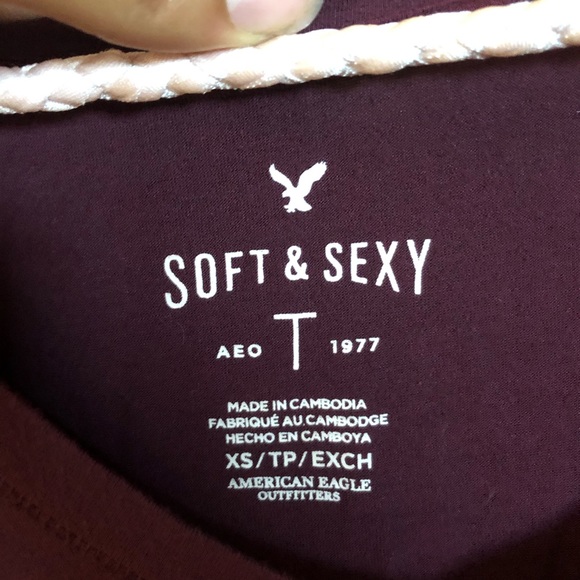 American Eagle Long Sleeve V-Neck🤩 - Picture 4 of 5